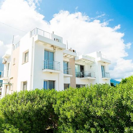 Luxury Two-Bedroom Apartment In Amazing Place Lukomorye C4 Karavas  Екстер'єр фото
